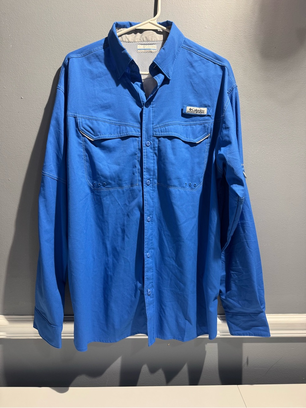 Columbia Men’s Blue Long-Sleeve Button-Down Outdoor Shirt